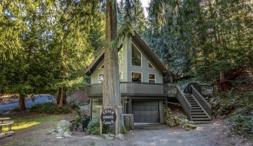 Three-Bedroom Holiday Home 