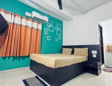 Deluxe Double Room (2 Adults + 1 Child)