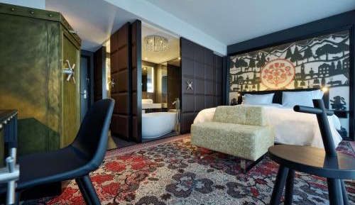 Deluxe King Room