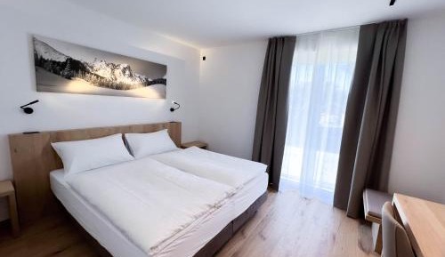 Classic One-Bedroom Apartment with King Bed