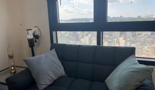 One-Bedroom Apartment with City View