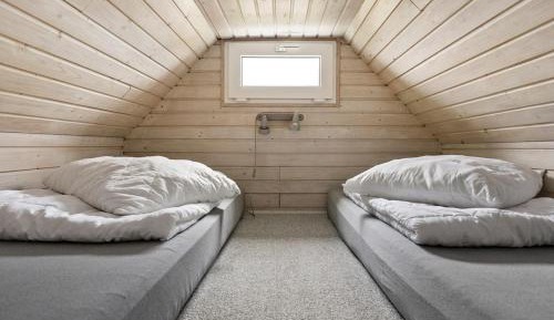 Economy Cottage with Shared Bathroom