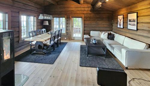 Three-Bedroom Holiday Home 