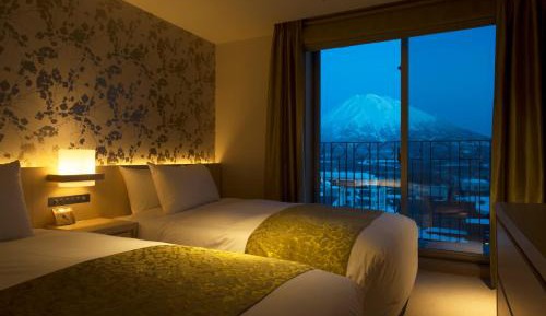 Superior Twin Room with Mt. Yotei View