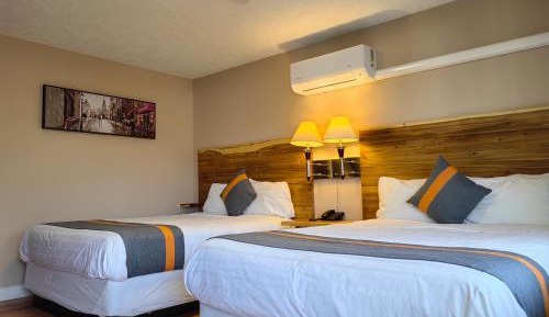 Deluxe Queen Room