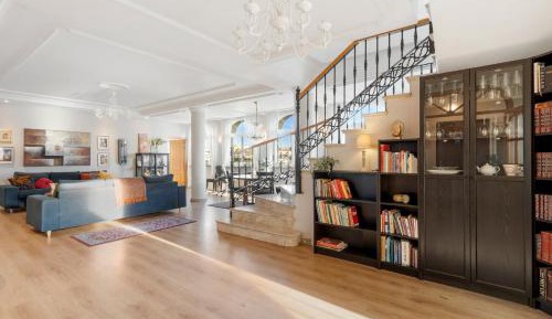 Penthouse Apartment