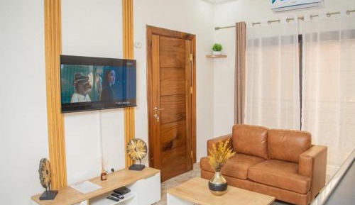 Deluxe Studio