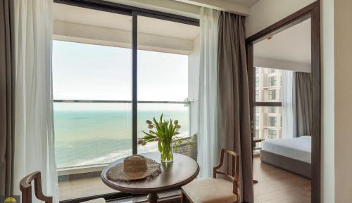 Two-Bedroom Apartment with Balcony and Sea View