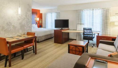 King Studio with Sofa Bed