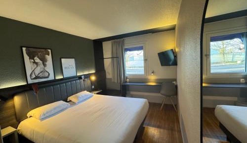 Standard Double Room with Queen Bed