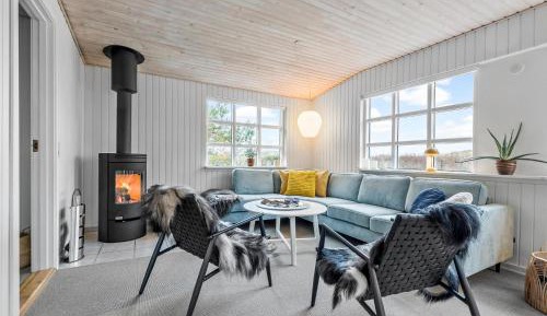 Three-Bedroom Holiday Home 