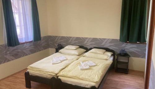 Room #776344103