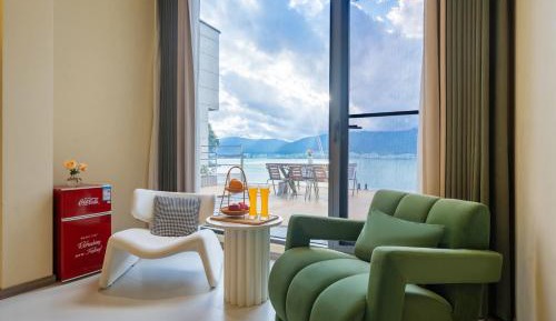 Deluxe Double Room with Balcony and Sea View
