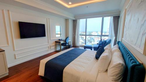 Deluxe King Room