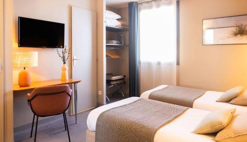 Double Room "Standard" - Street Side