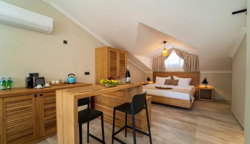 Queen Suite with Sea View