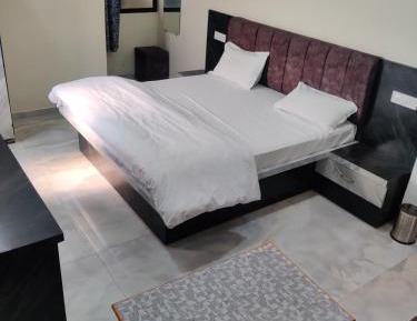 Economy Quadruple Room with Shared Bathroom