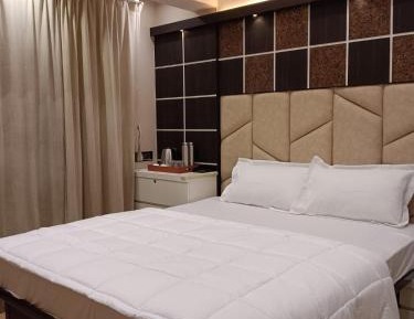 Deluxe Double Room with Balcony and Sea View