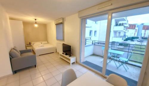 Studio with Balcony