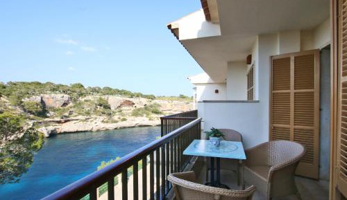 Superior One-Bedroom Apartment with Balcony