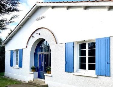 Villa with Garden View
