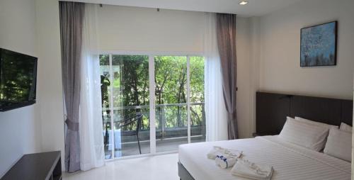 Standard Queen Room