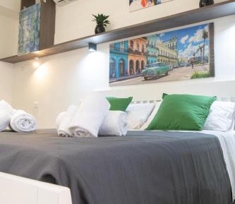 Deluxe Room (2 Adults + 1 Child)