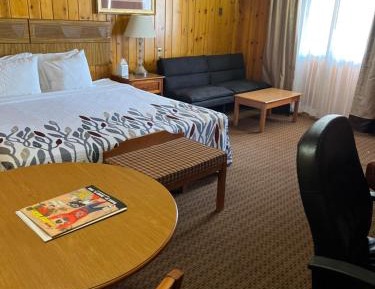Deluxe King Suite