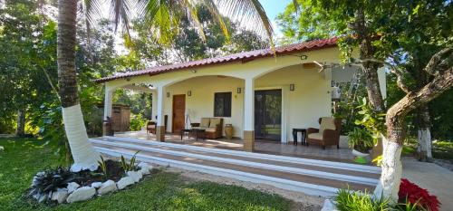Villa with Garden View