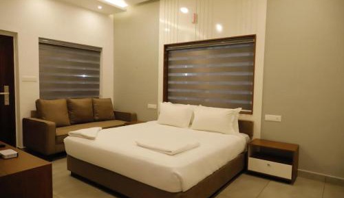 Deluxe Double Room (2 Adults + 1 Child)