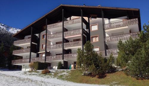 Apartment with Mountain View