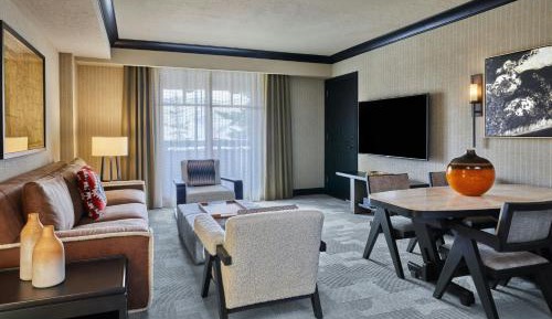 1 Bedroom Residential Suite, 1 King, Sofa bed