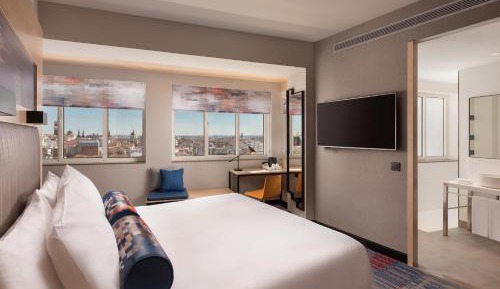 Aloft King Room
