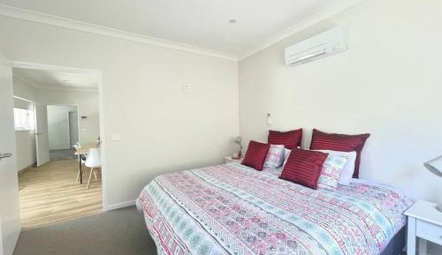 Deluxe Double Room (2 Adults + 1 Child)