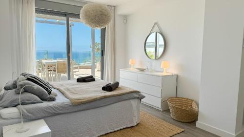 Two-Bedroom Apartment with Terrace and Sea View