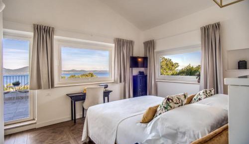 Junior Suite with Terrace and Panoramic View 