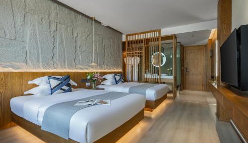 Twin Room with Mountain View