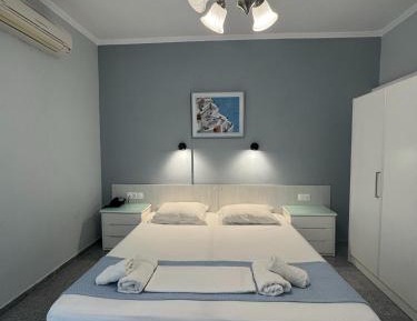 Deluxe Double or Twin Room (2 Adults + 2 Children) 