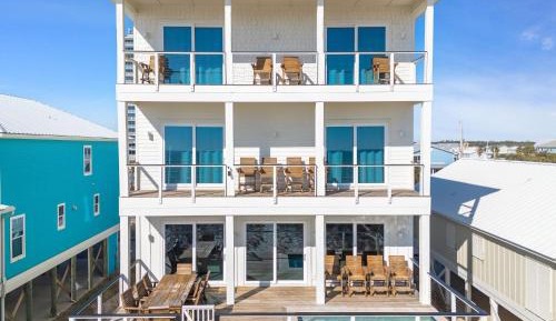 Ten-Bedroom Holiday Home