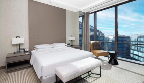 King Suite with Kitchen and Sofa Bed
