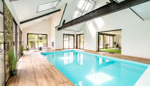 Villa with Garden View