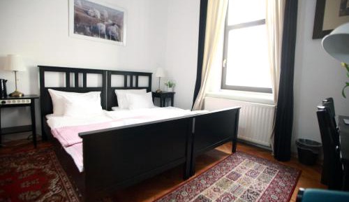 Twin Room with Private Bathroom