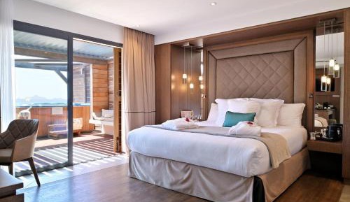 Deluxe Suite with Sea View