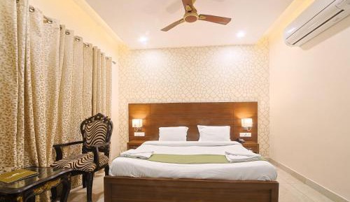 Deluxe Queen Room