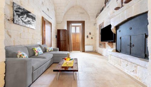 Superior One-Bedroom Apartment