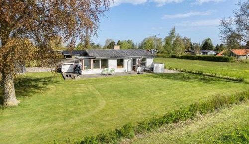 Three-Bedroom Holiday Home 