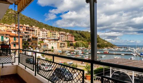 Superior One-Bedroom Apartment with Balcony