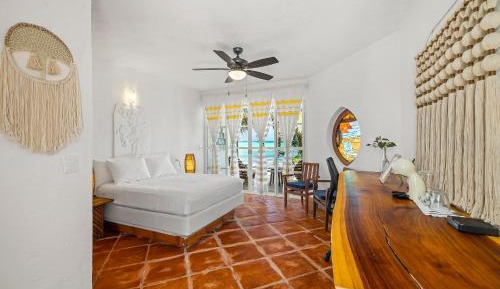 Queen Room with Sea View