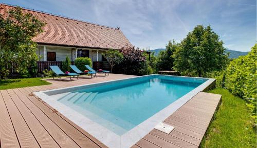 Three-Bedroom Holiday Home 