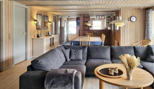 Five-Bedroom Holiday Home